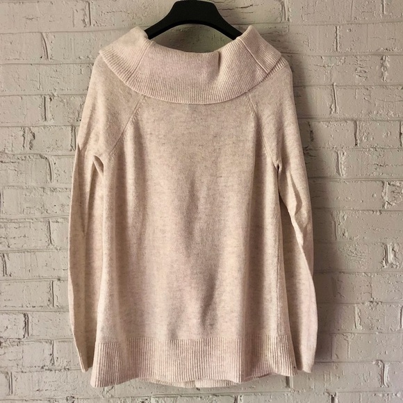 Gap Off The Shoulder Sweater - Picture 5 of 5